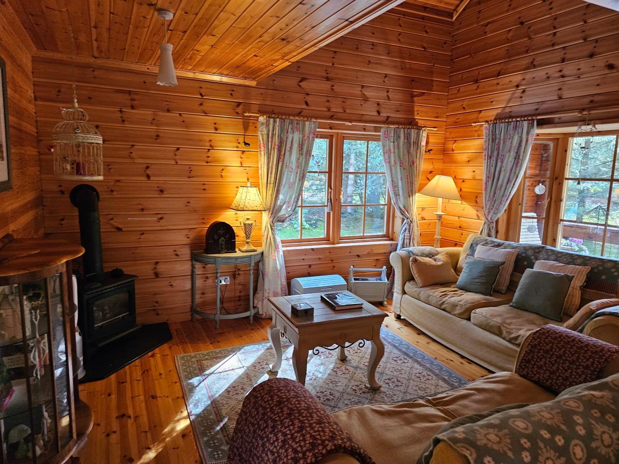 Forest Lodge Log Cabin - Ireland Баликонъл Екстериор снимка